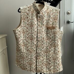 Men's Nehru Collar Fancy Vest Sz 44, Gold Brocade, missing 2 buttons